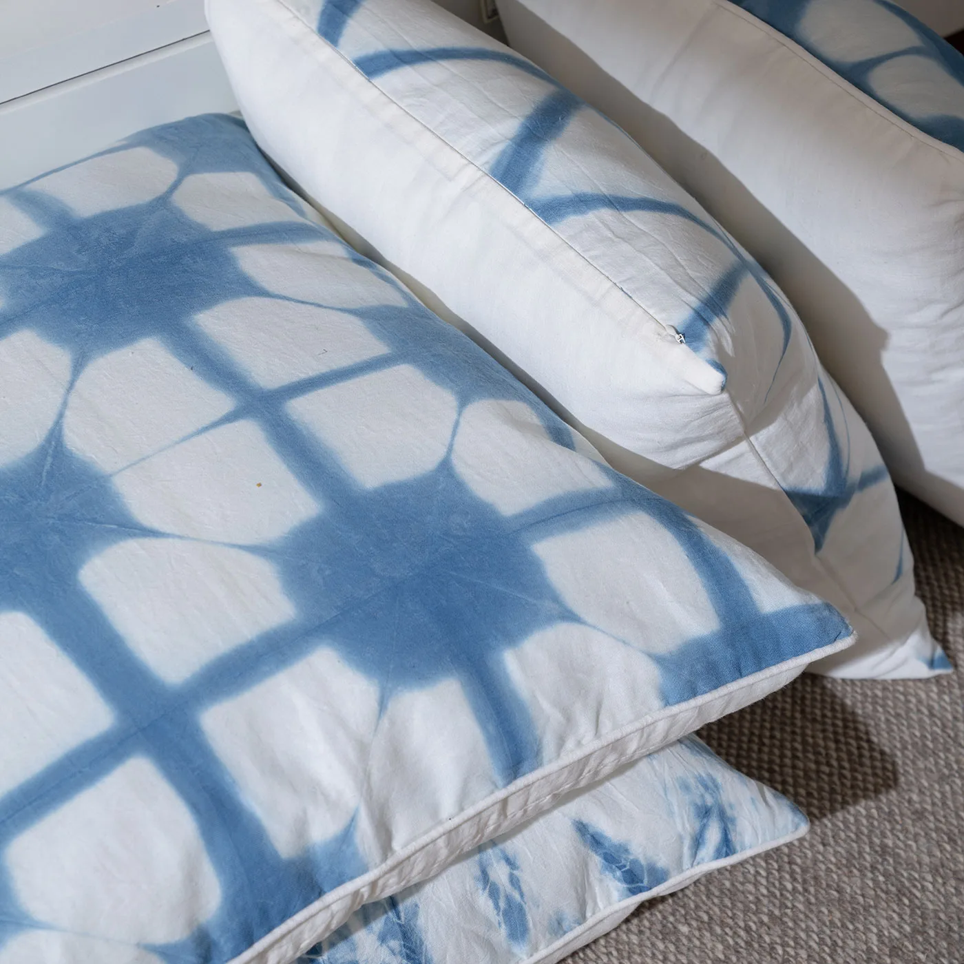 Dwani Blue Clamp Dyed 100% Cotton Cushion Cover - Image 2