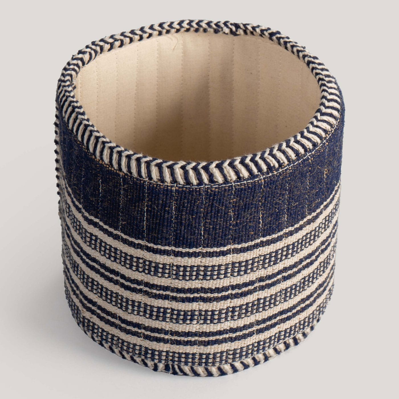 Aryana Black Handwoven Sabala Natural Fibre Planter - Image 2