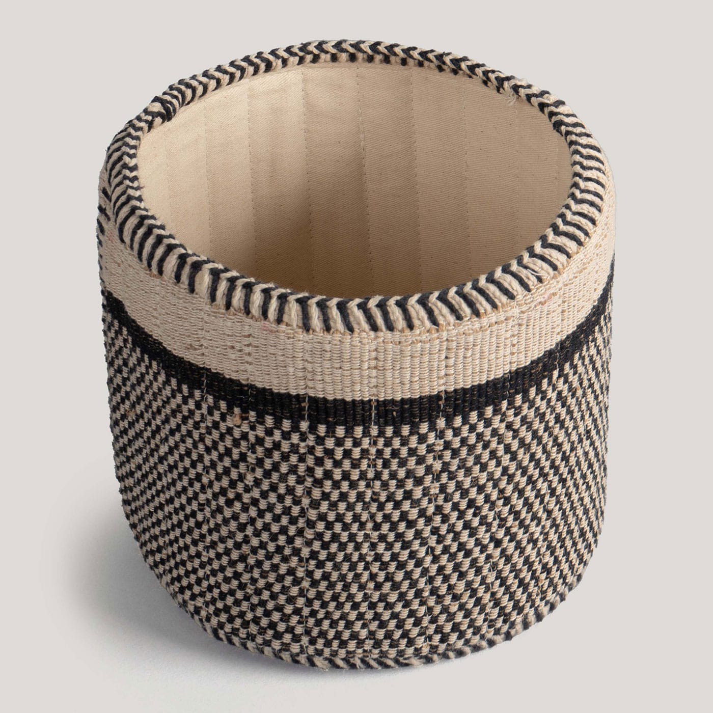 Isha Gray Handwoven Sabala Natural Fibre Planter - Image 2