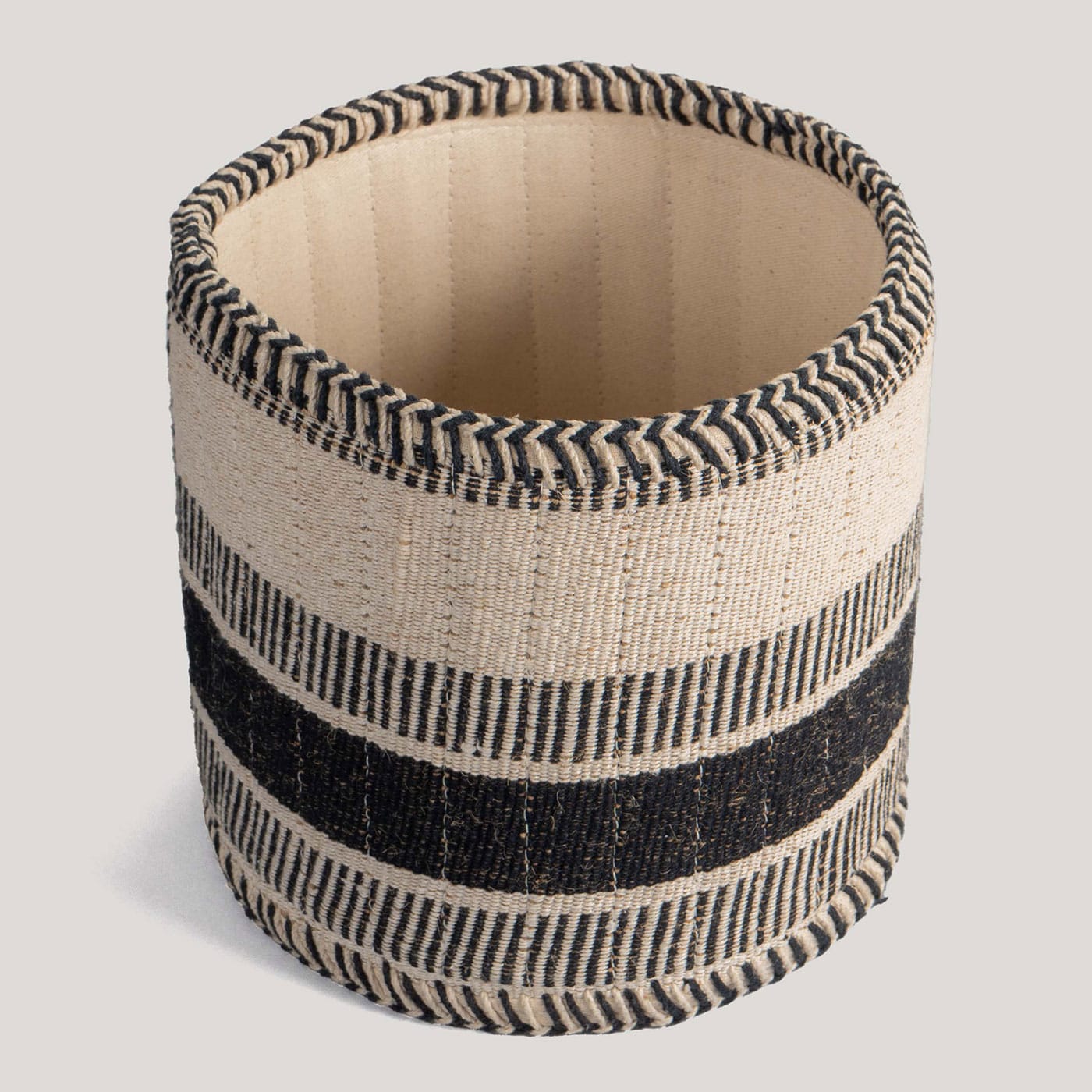 Adira Black / Ecru Handwoven Sabala Natural Fibre Planter - Image 2