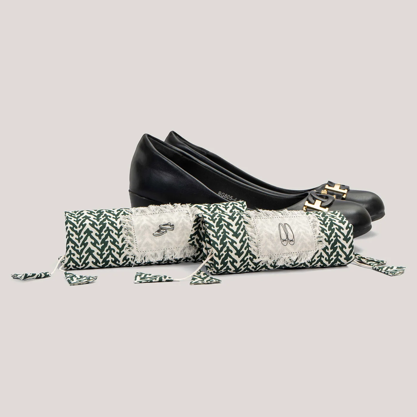 Manjaro Black Printed Cotton Shoe Bag - Image 2