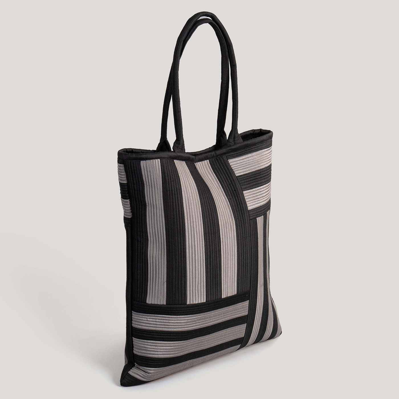 Jayin Black Patchwork Quilted 100% Silk Tote Bag - Image 2