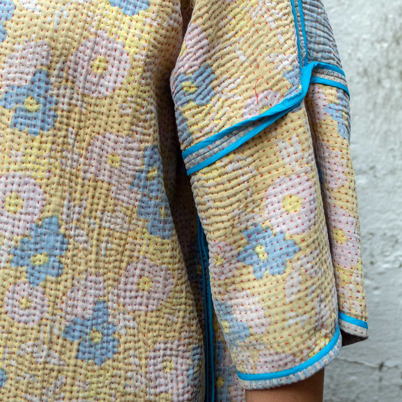 Jamini Cream / Blue Gudri Hand Quilted Cotton Jacket (Reversible) - Image 5