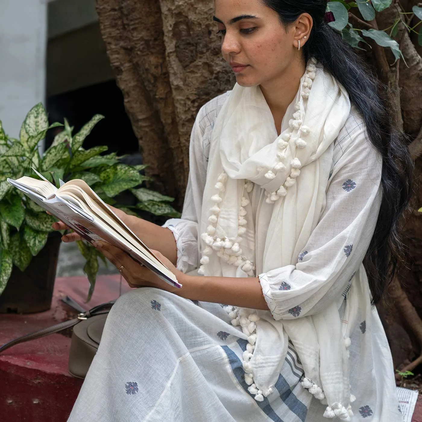 Ashvi Ivory Jamdani Handwoven Handspun Cotton Top - Image 4