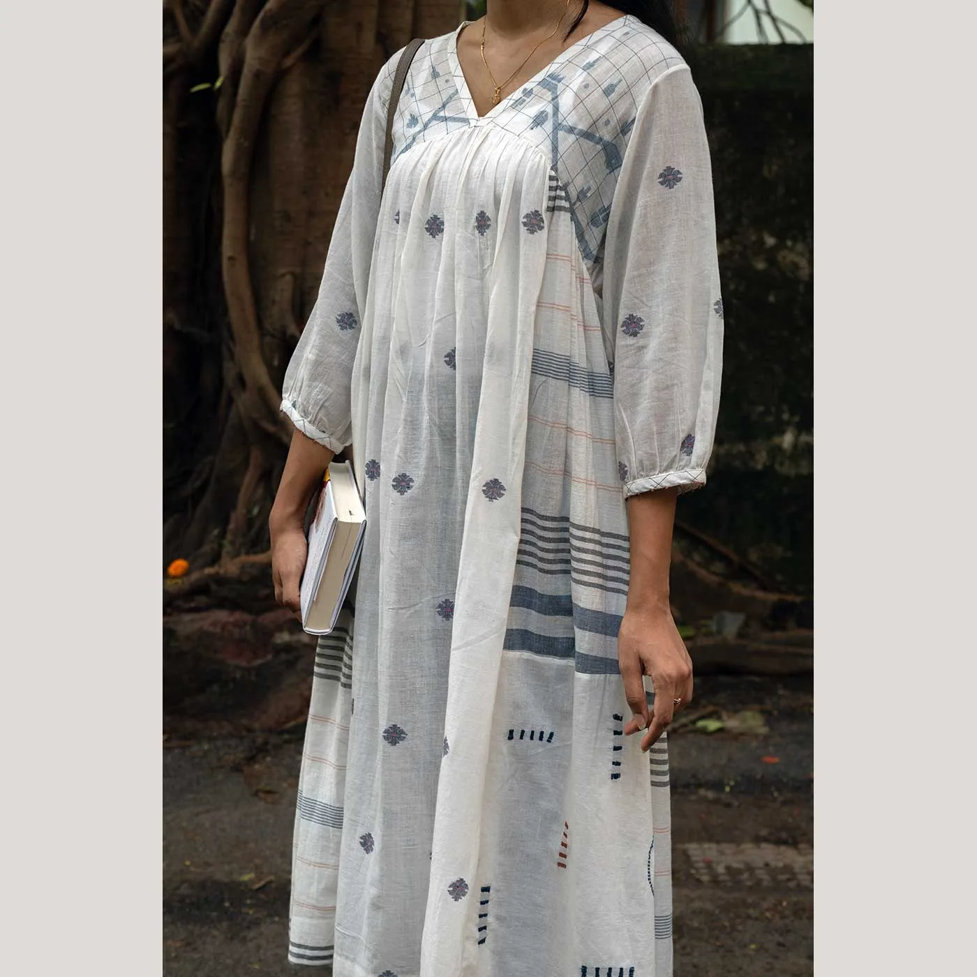 Ashvi Ivory Jamdani Handwoven Handspun Cotton Top - Image 5
